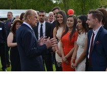 Vojvoda z Edinburghu už vyše 60 rokov podporuje vzdelanie, teraz sa sťahuje do ústrania