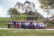 Vyše sto mladých zo Žiliny a Trenčína ocenil britský veľvyslanec za prekonanie svojich hraníc